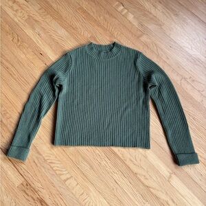 Green ribbed sweater